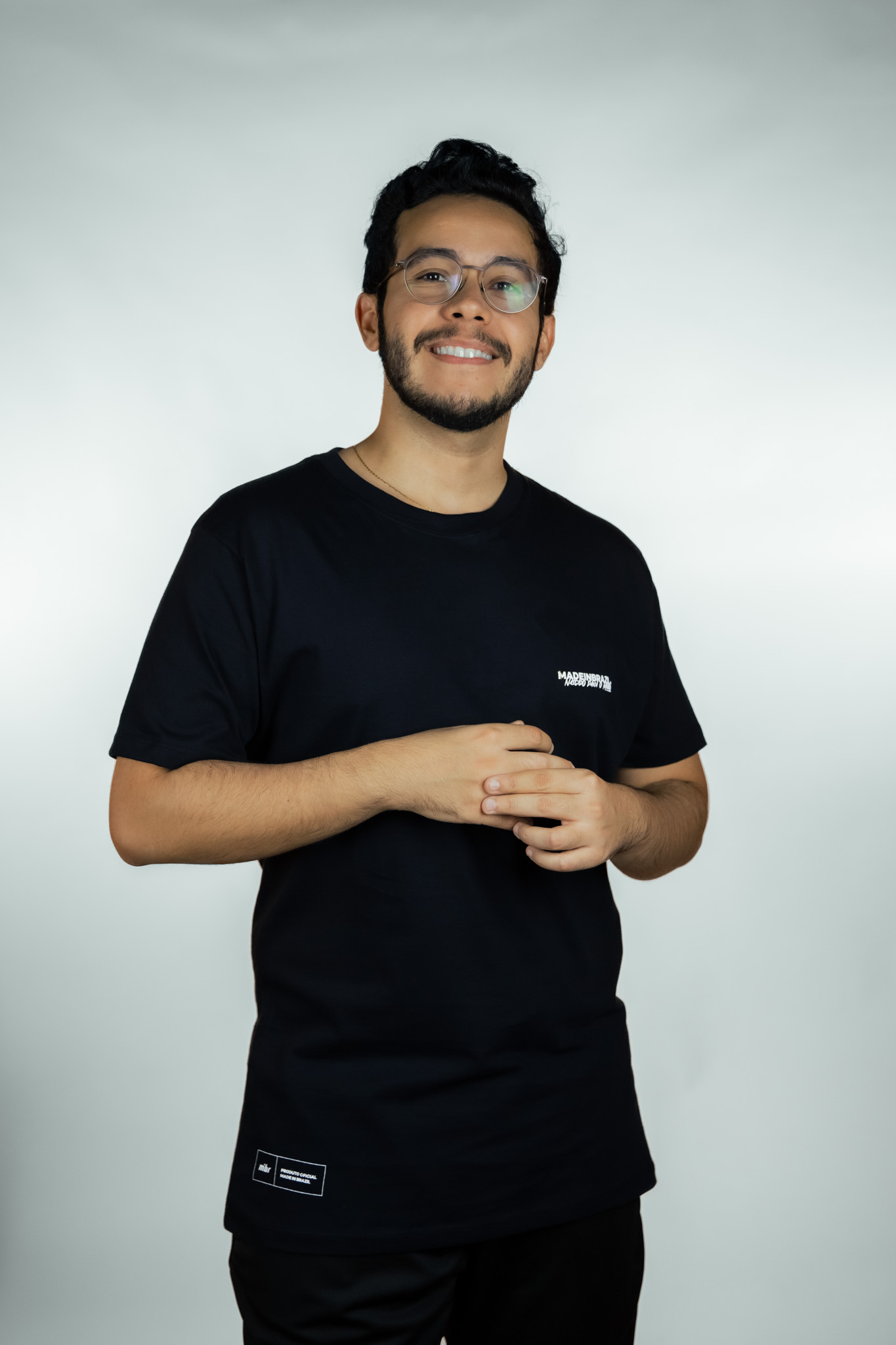 Camiseta Nascidos Para o Mundo